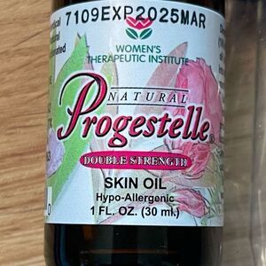 2-Progestelle topical hypo-Allergenic skin oil 1oz bottles with droppers.
New se